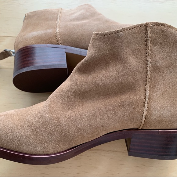 Dolce Vita - Women’s Tucker Dark Saddle Suede Boots. (US 7) - Picture 6 of 8